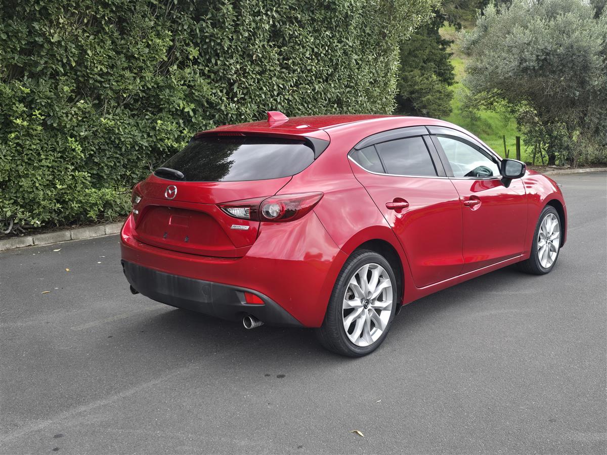 2014 Mazda Axela thumbnail