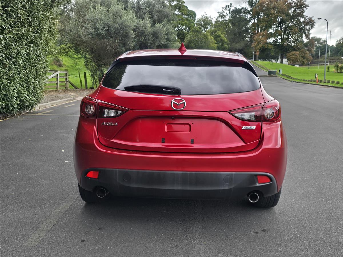 2014 Mazda Axela thumbnail