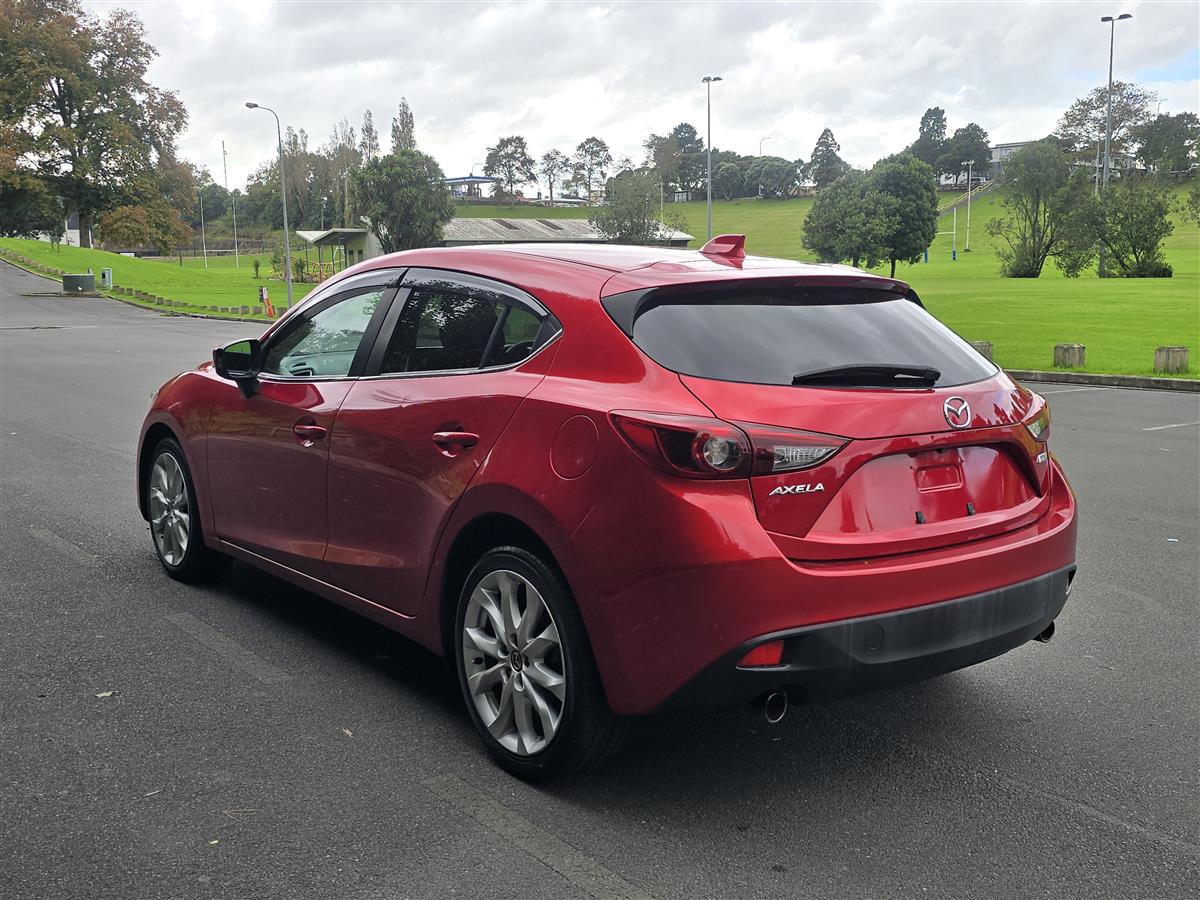 2014 Mazda Axela thumbnail