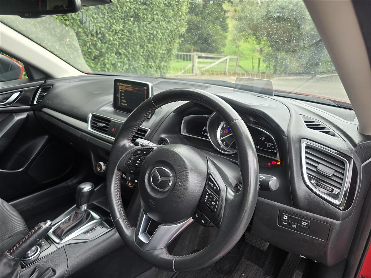2014 Mazda Axela thumbnail
