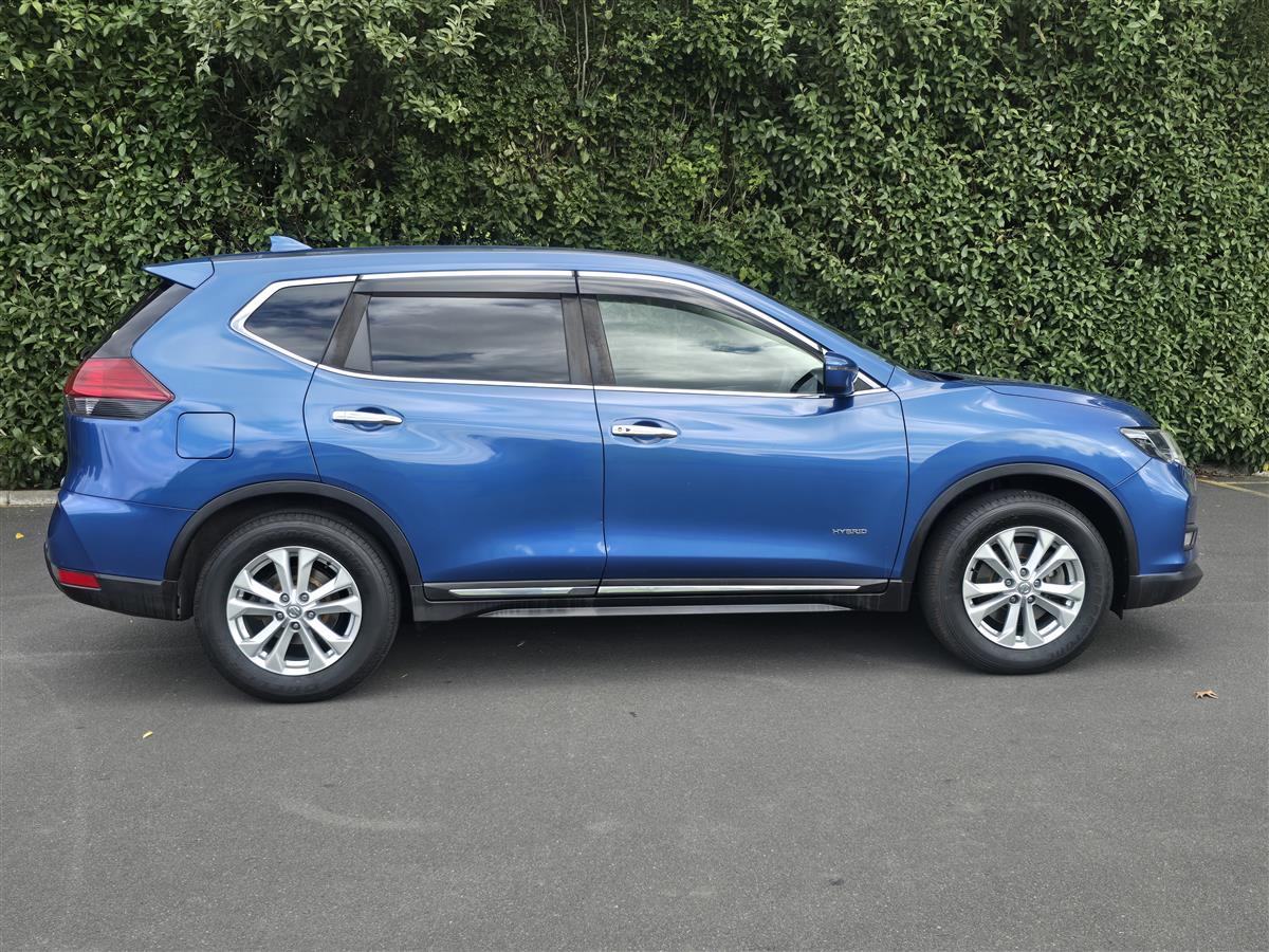 2020 Nissan X-Trail thumbnail