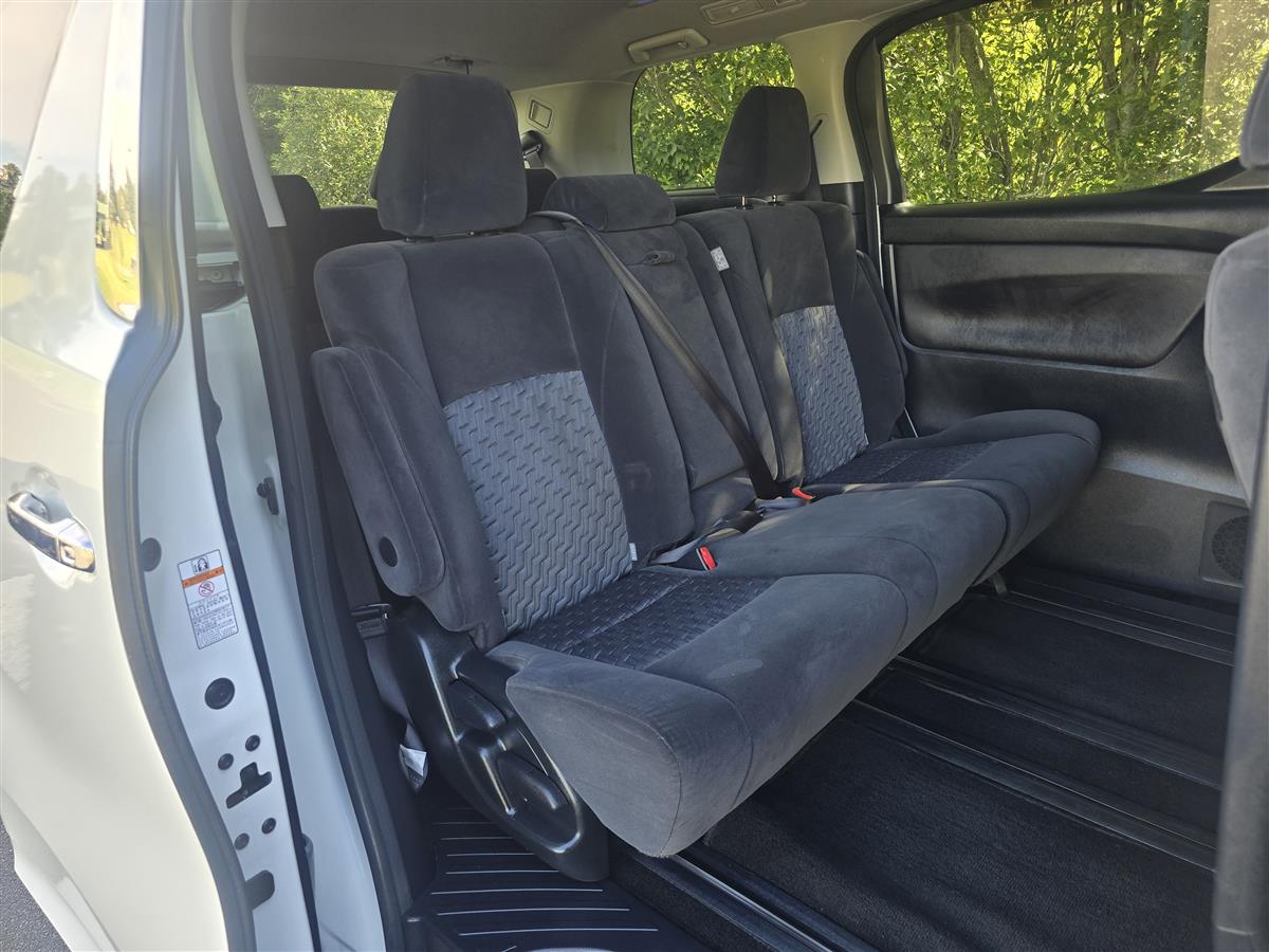 2017 Toyota Vellfire thumbnail