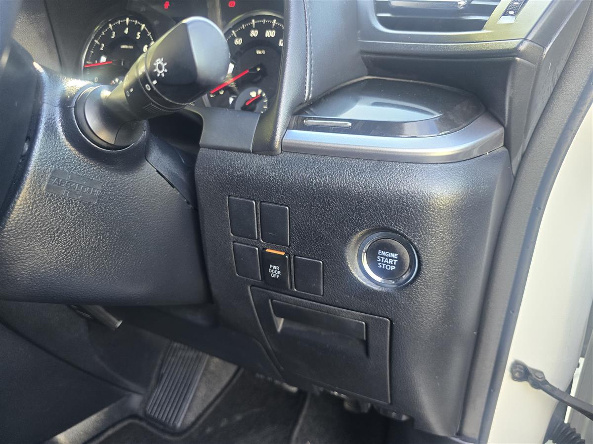 2017 Toyota Vellfire thumbnail