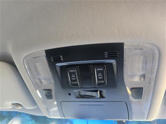 2017 Toyota Vellfire thumbnail