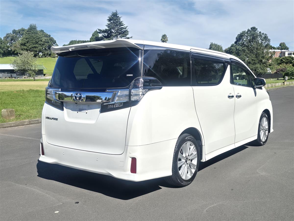 2017 Toyota Vellfire thumbnail