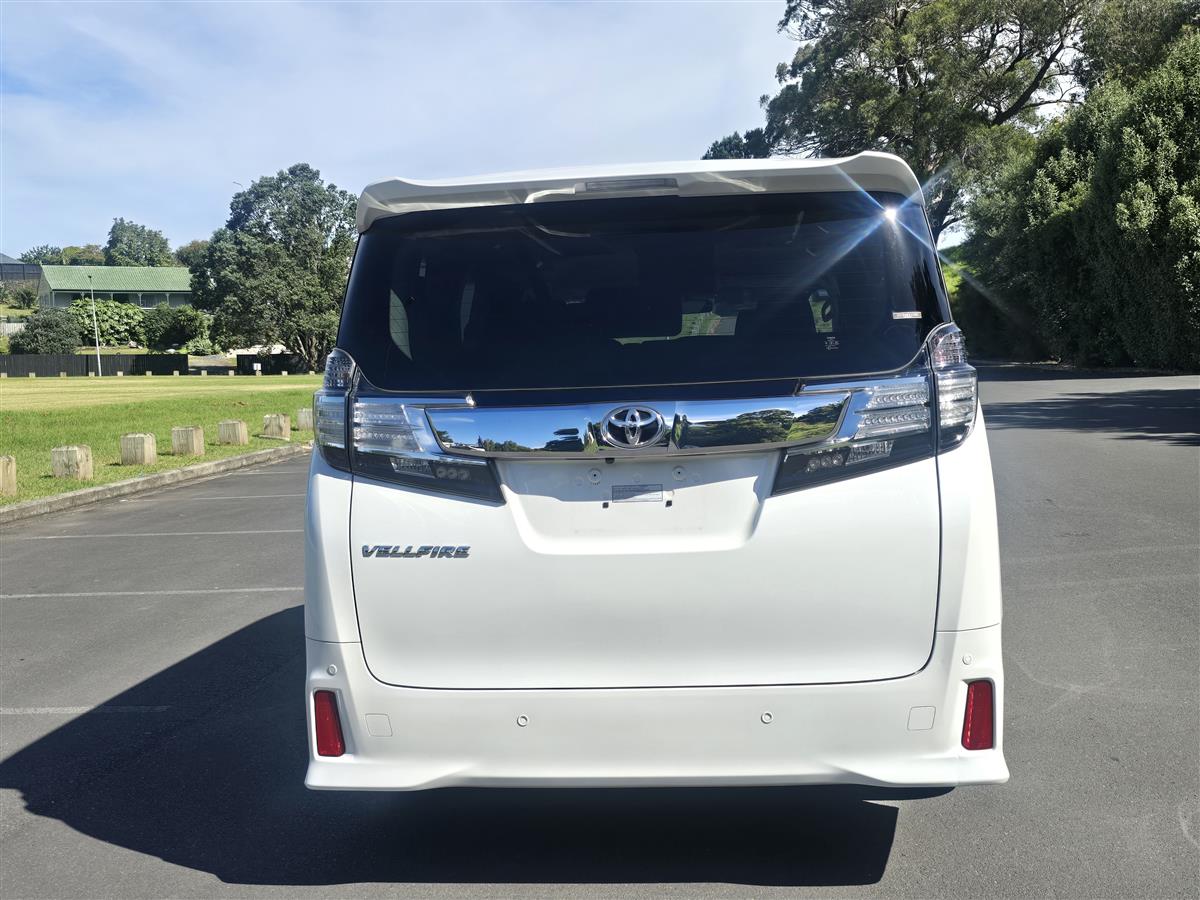 2017 Toyota Vellfire thumbnail
