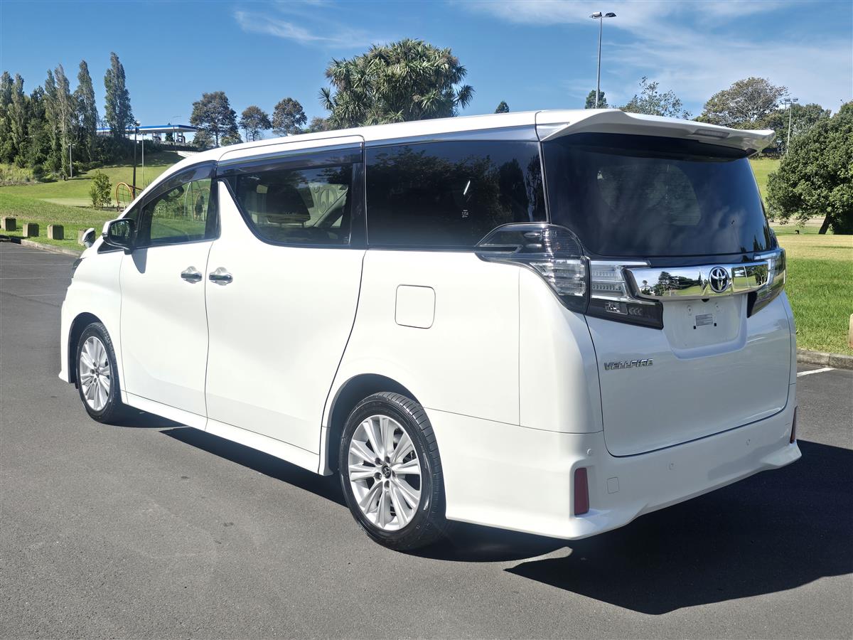 2017 Toyota Vellfire thumbnail