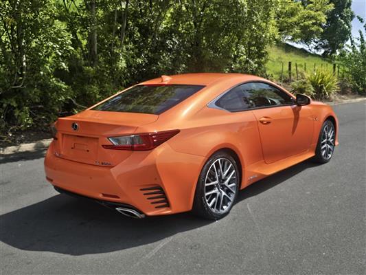 2015 Lexus RC300h thumbnail