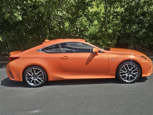 2015 Lexus RC300h thumbnail