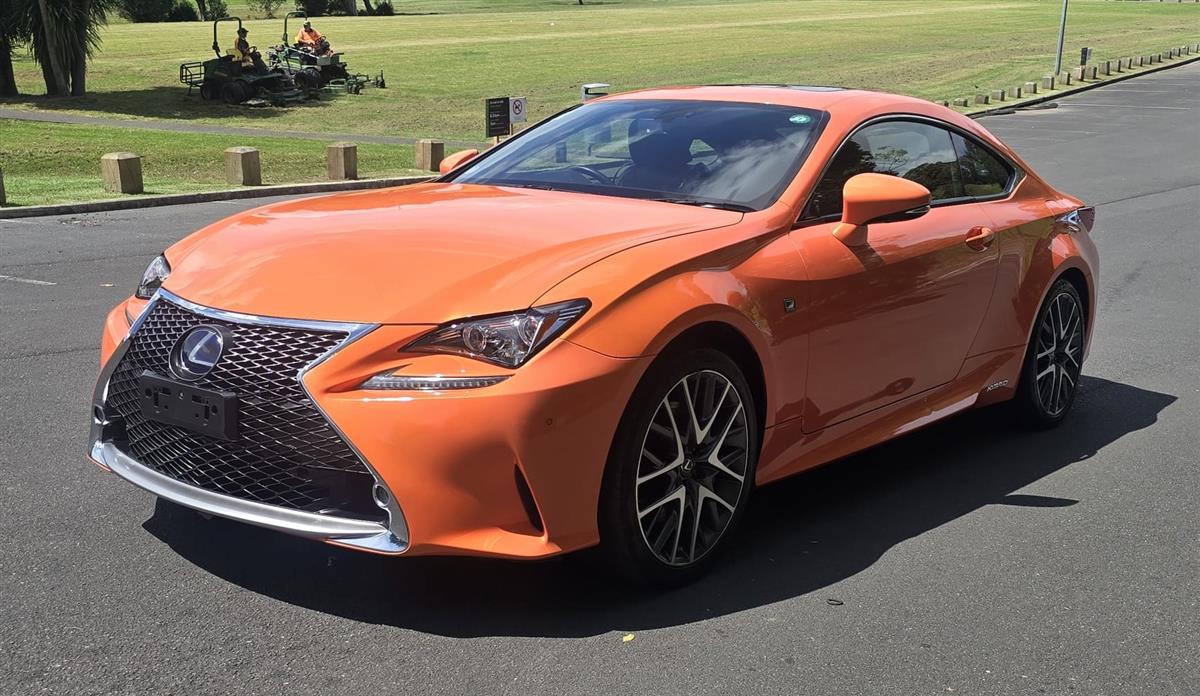 2015 Lexus RC300h thumbnail