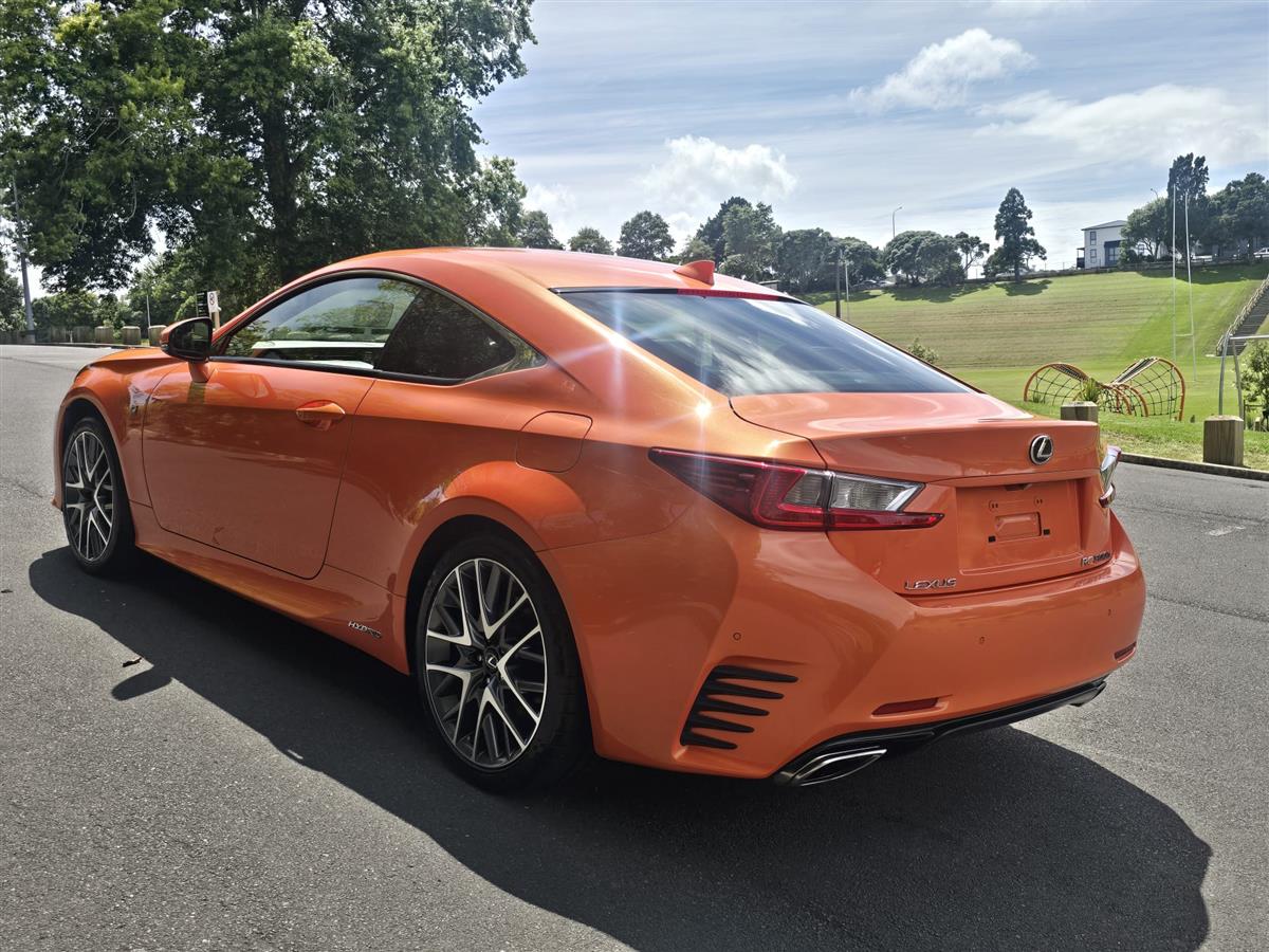2015 Lexus RC300h thumbnail