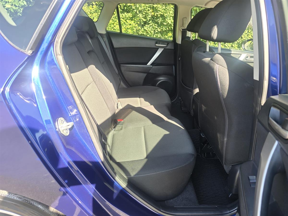 2013 Mazda Axela thumbnail