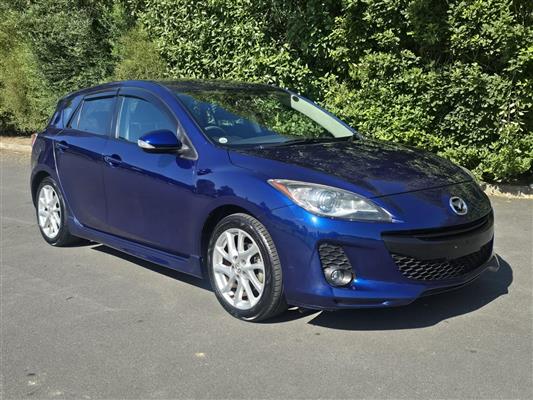 2013 Mazda Axela thumbnail