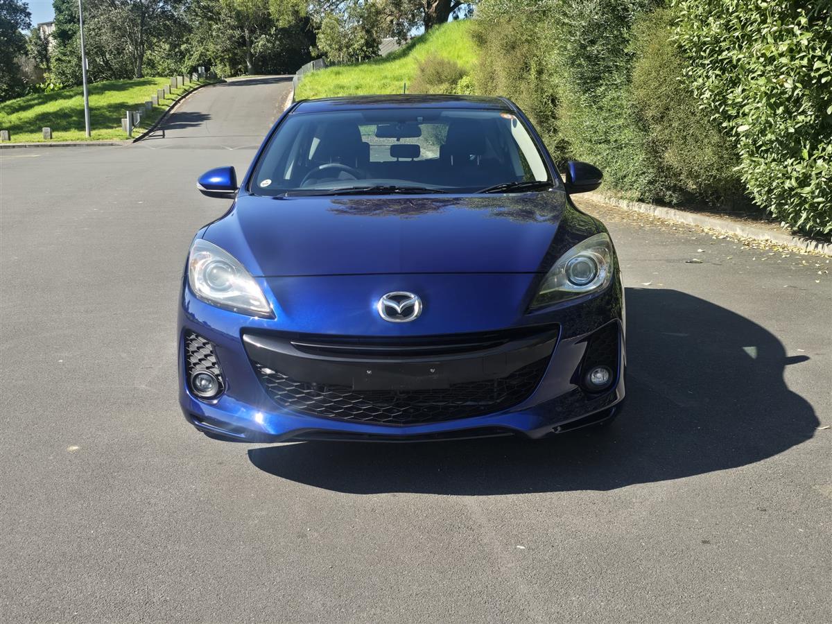 2013 Mazda Axela thumbnail