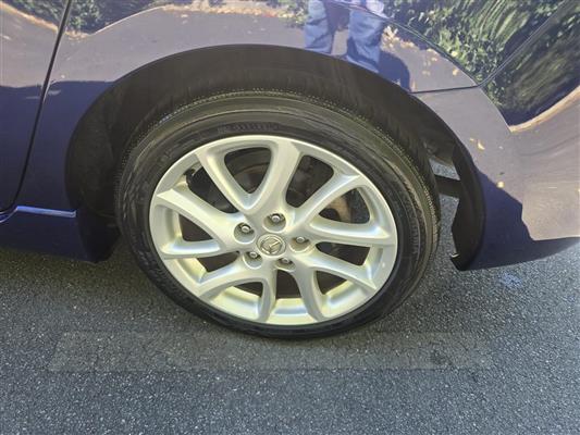 2013 Mazda Axela thumbnail