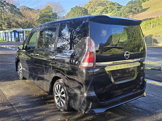 2017 Nissan Serena thumbnail