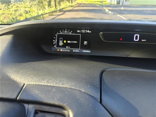 2017 Nissan Serena thumbnail