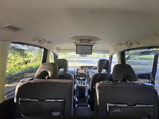 2017 Nissan Serena thumbnail