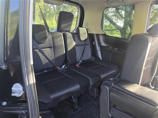 2017 Nissan Serena thumbnail