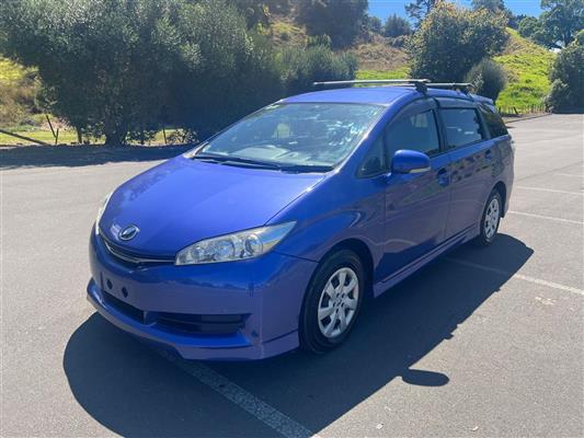2013 Toyota Wish thumbnail