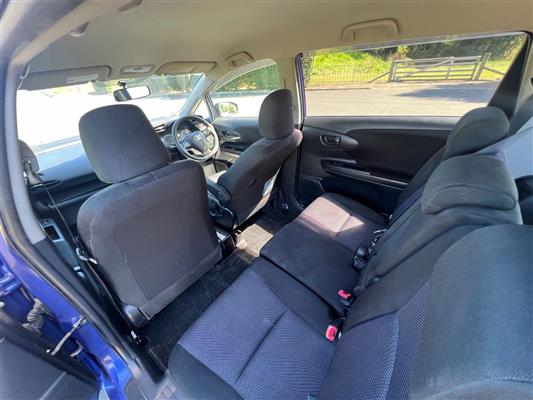 2013 Toyota Wish thumbnail
