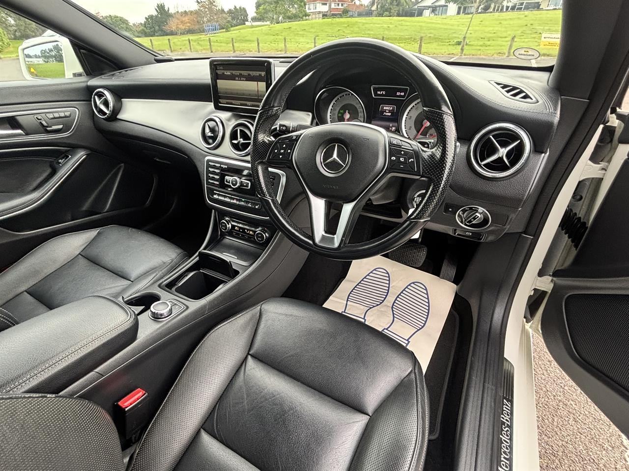 2013 Mercedes-Benz CLA180 thumbnail