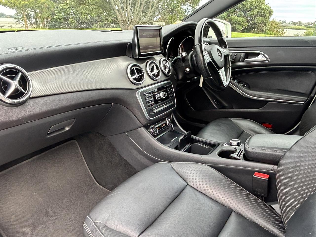 2013 Mercedes-Benz CLA180 thumbnail