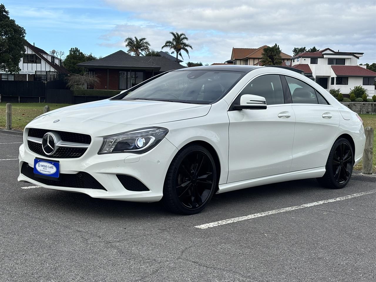 2013 Mercedes-Benz CLA180 thumbnail