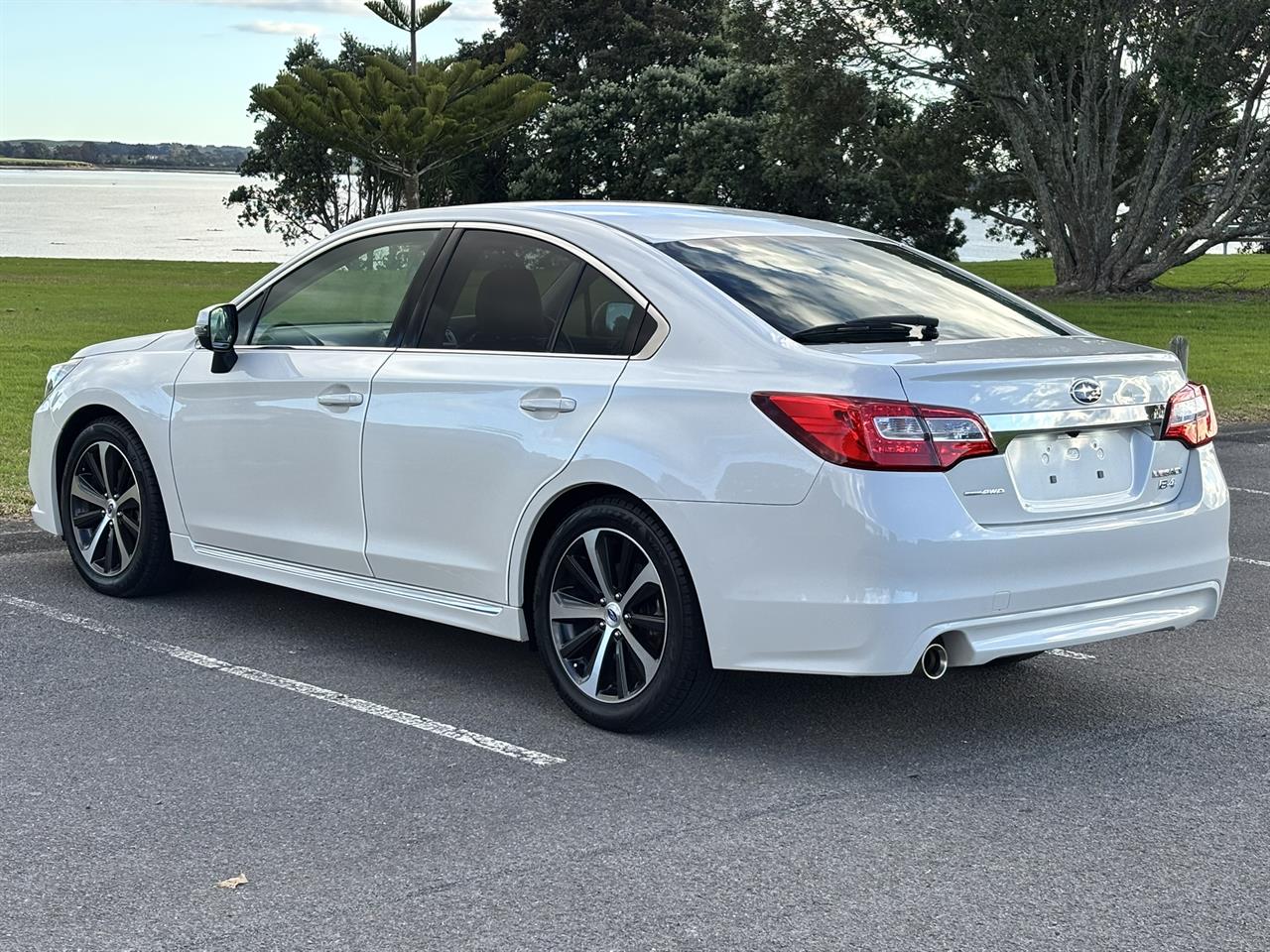 2014 Subaru Legacy thumbnail