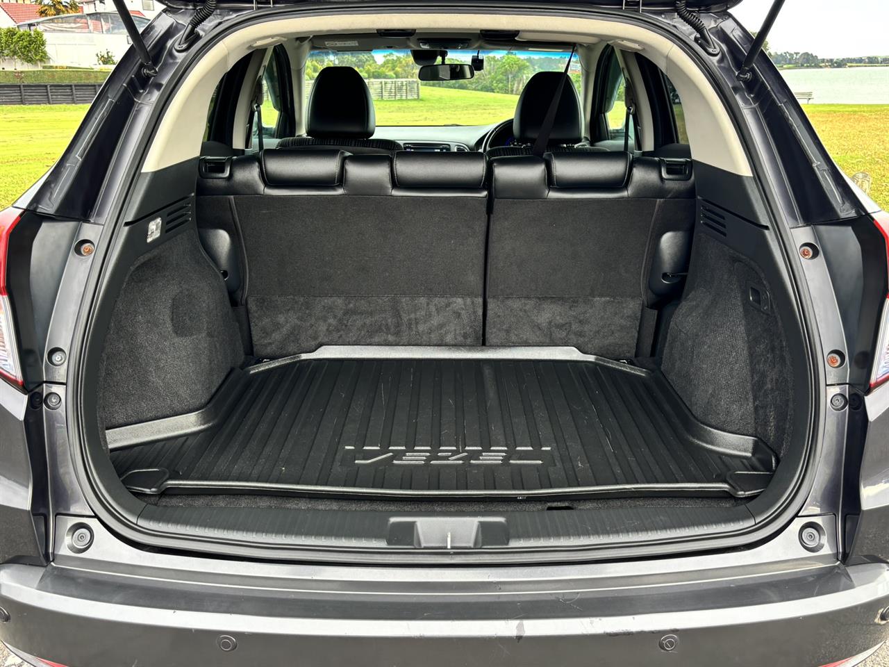 2014 Honda Vezel thumbnail