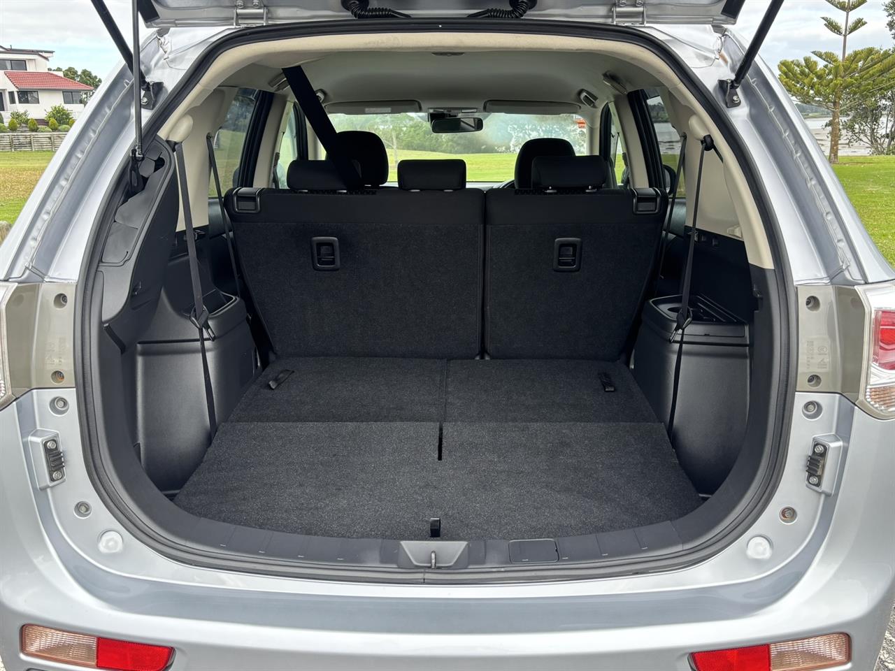 2013 Mitsubishi Outlander thumbnail
