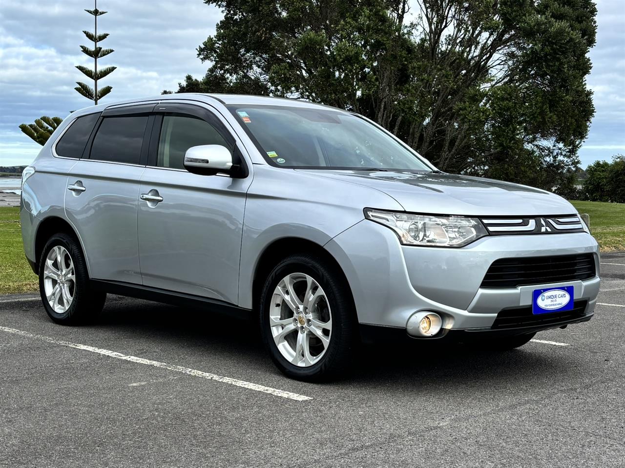 2013 Mitsubishi Outlander thumbnail