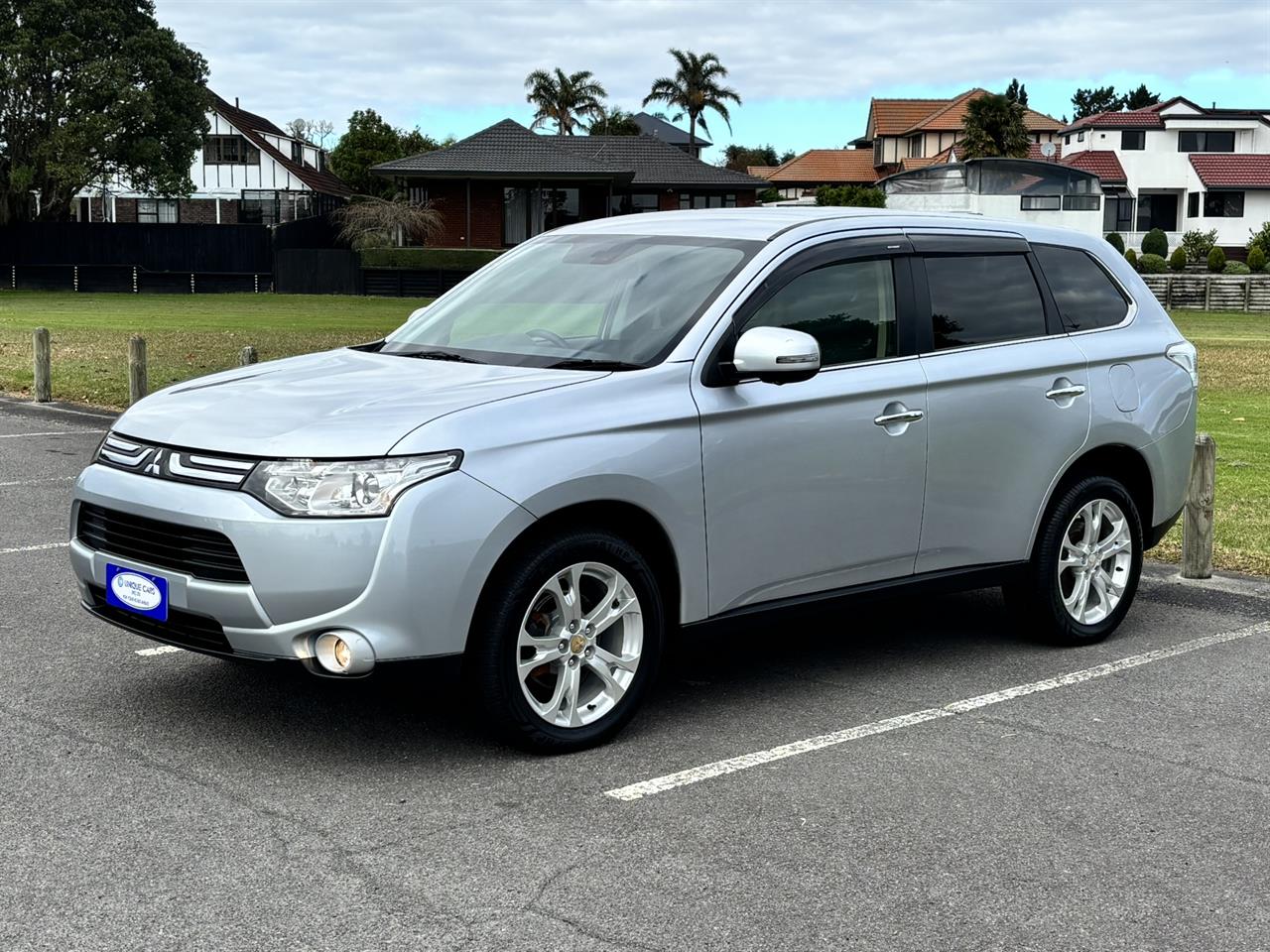 2013 Mitsubishi Outlander thumbnail