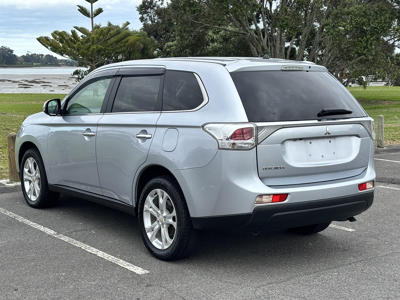 2013 Mitsubishi Outlander thumbnail