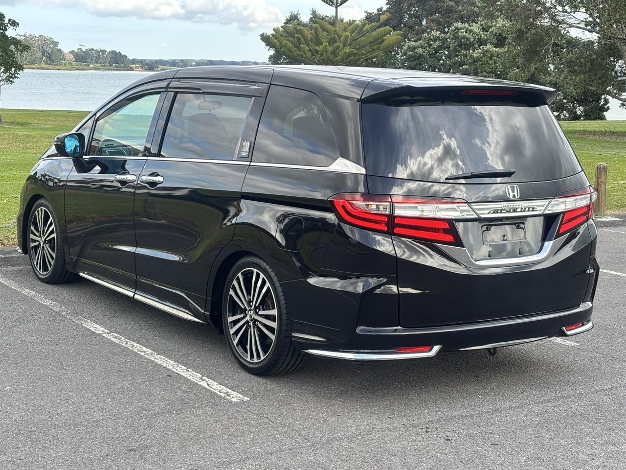 2015 Honda Odyssey thumbnail