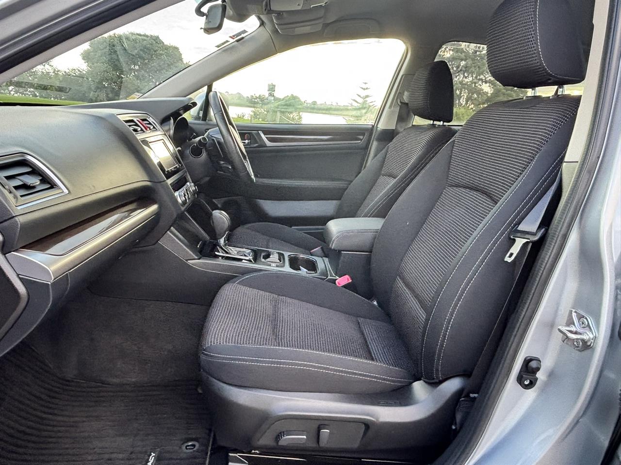2015 Subaru Legacy thumbnail