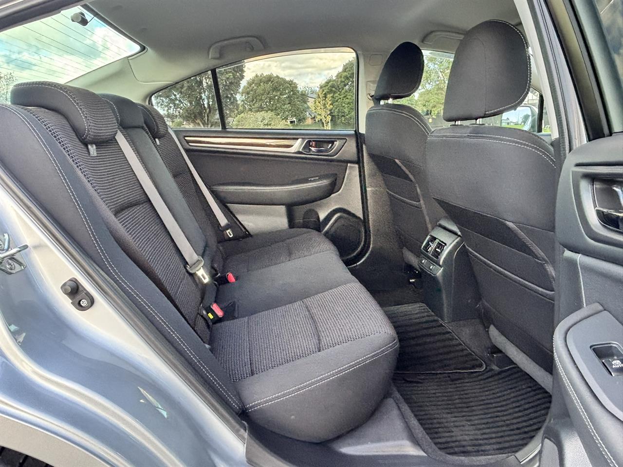 2015 Subaru Legacy thumbnail