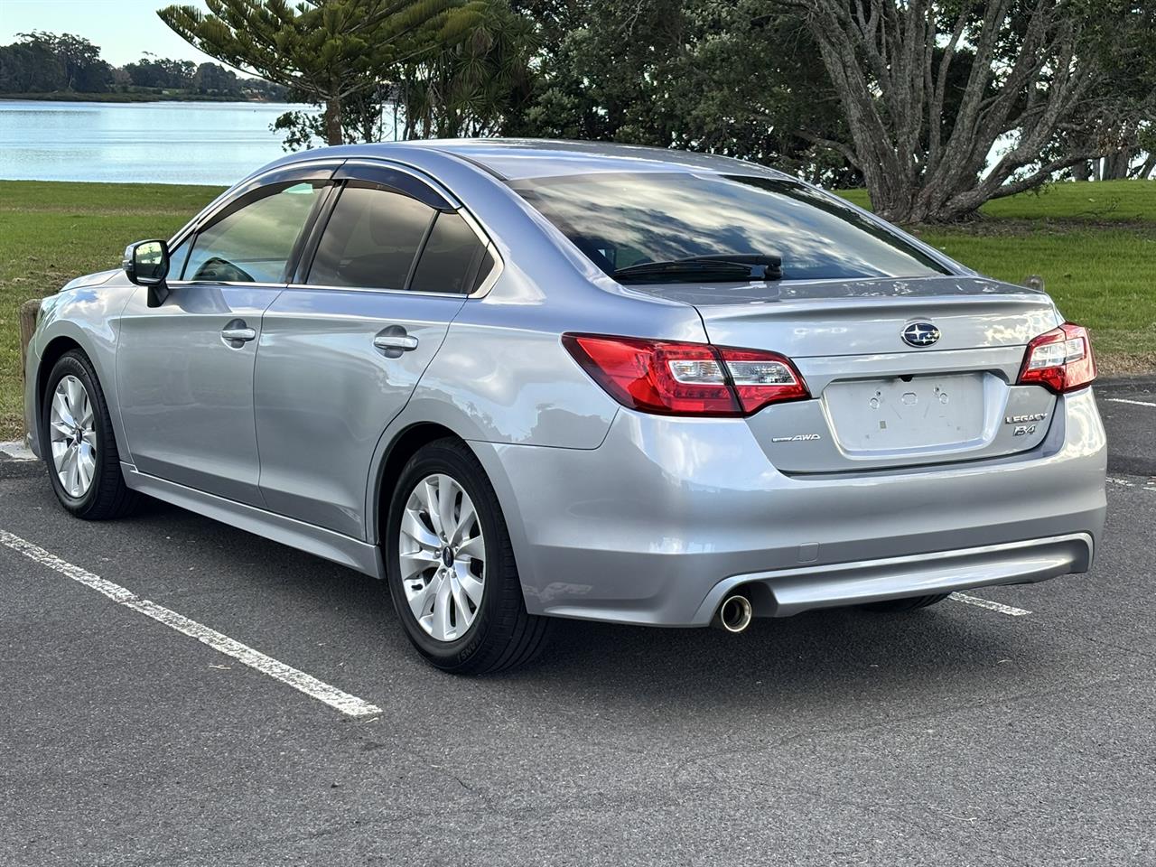 2015 Subaru Legacy thumbnail