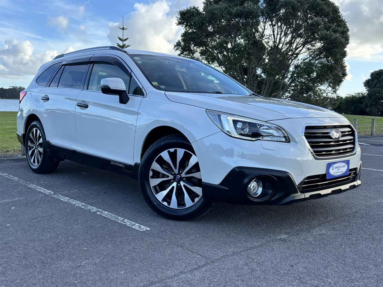 2015 Subaru Outback thumbnail