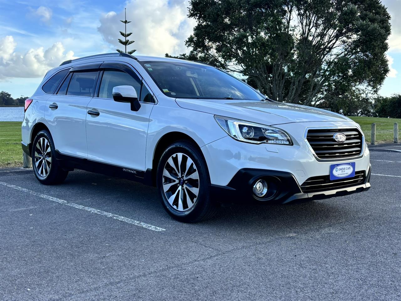 2015 Subaru Outback thumbnail