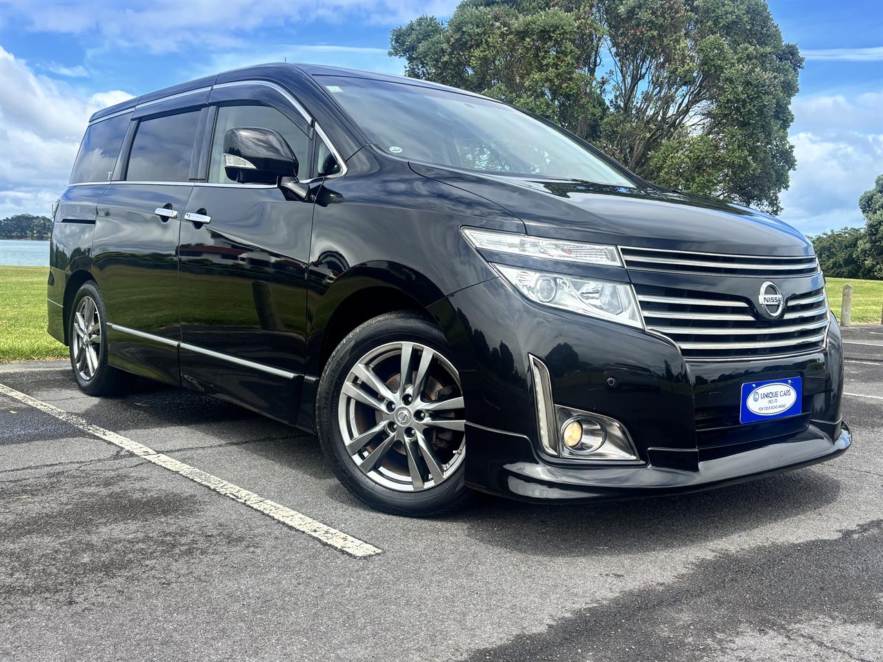 2013 Nissan Elgrand thumbnail