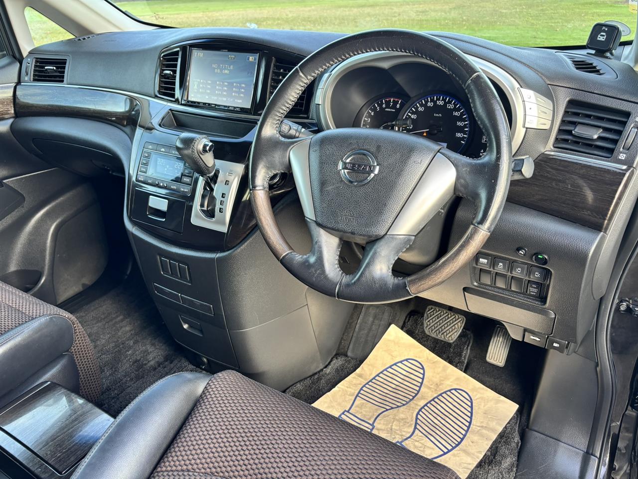 2013 Nissan Elgrand thumbnail