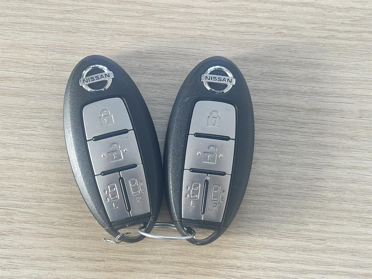 2013 Nissan Elgrand thumbnail
