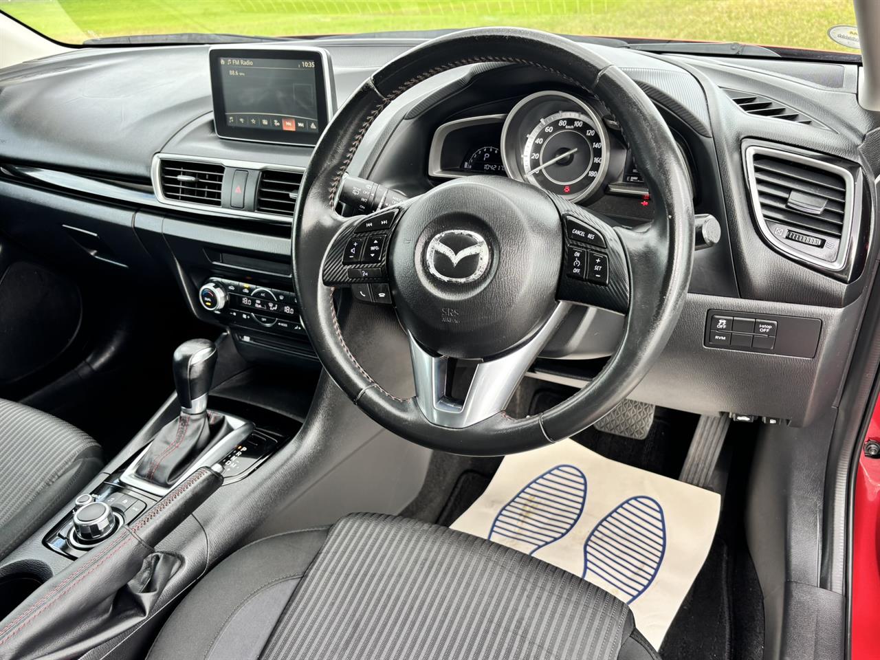 2015 Mazda Axela thumbnail