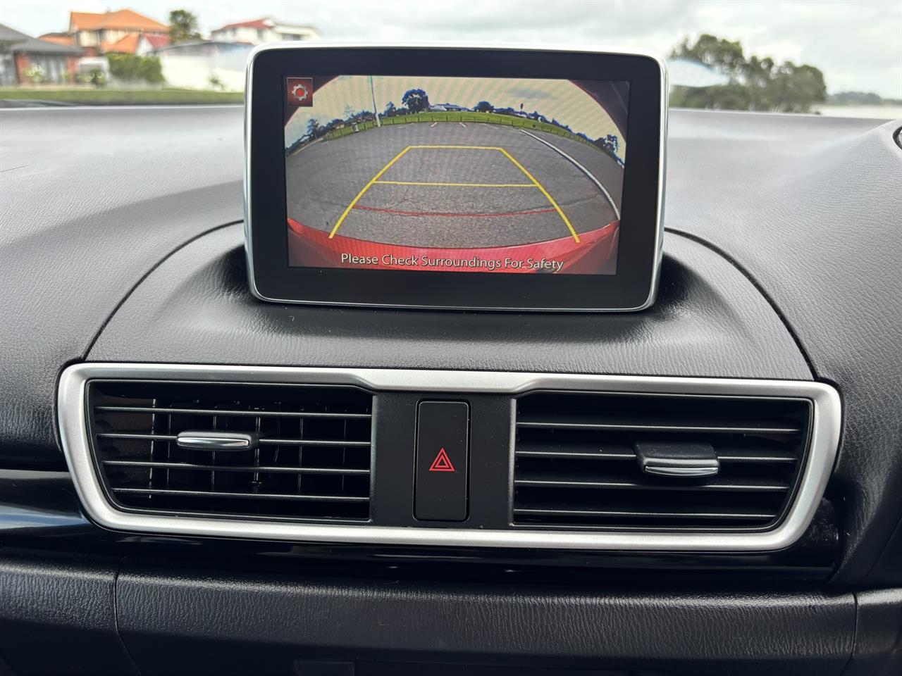 2015 Mazda Axela thumbnail
