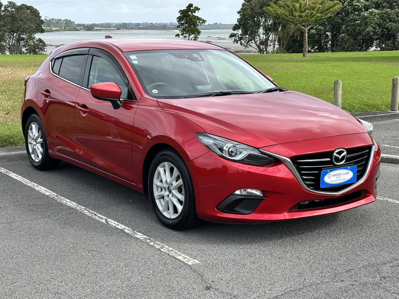 2015 Mazda Axela thumbnail