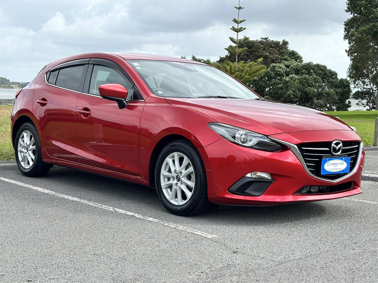 2015 Mazda Axela thumbnail
