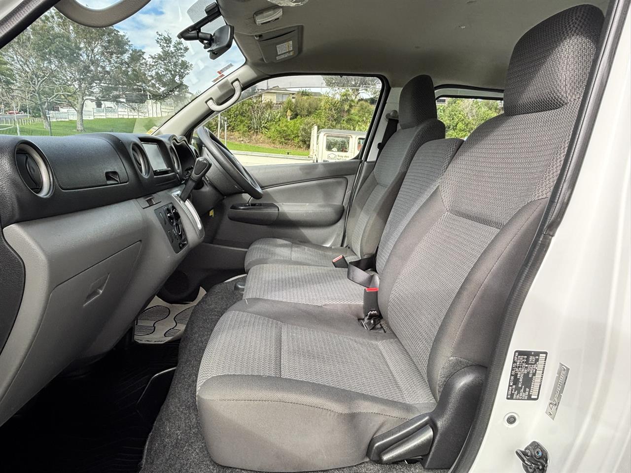 2020 Nissan NV350 thumbnail