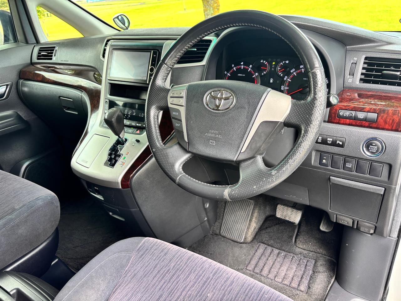 2012 Toyota Alphard thumbnail