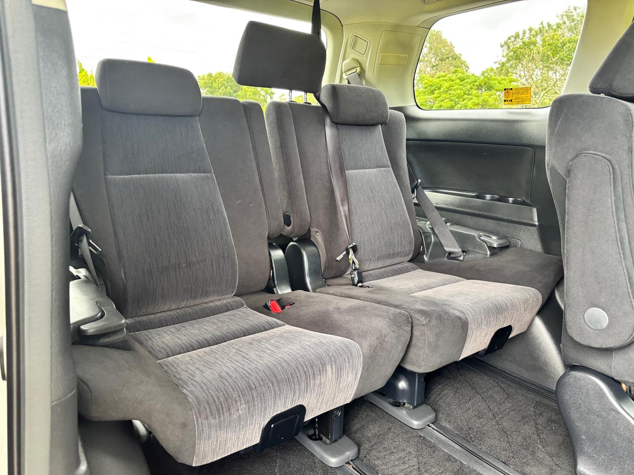 2012 Toyota Alphard thumbnail